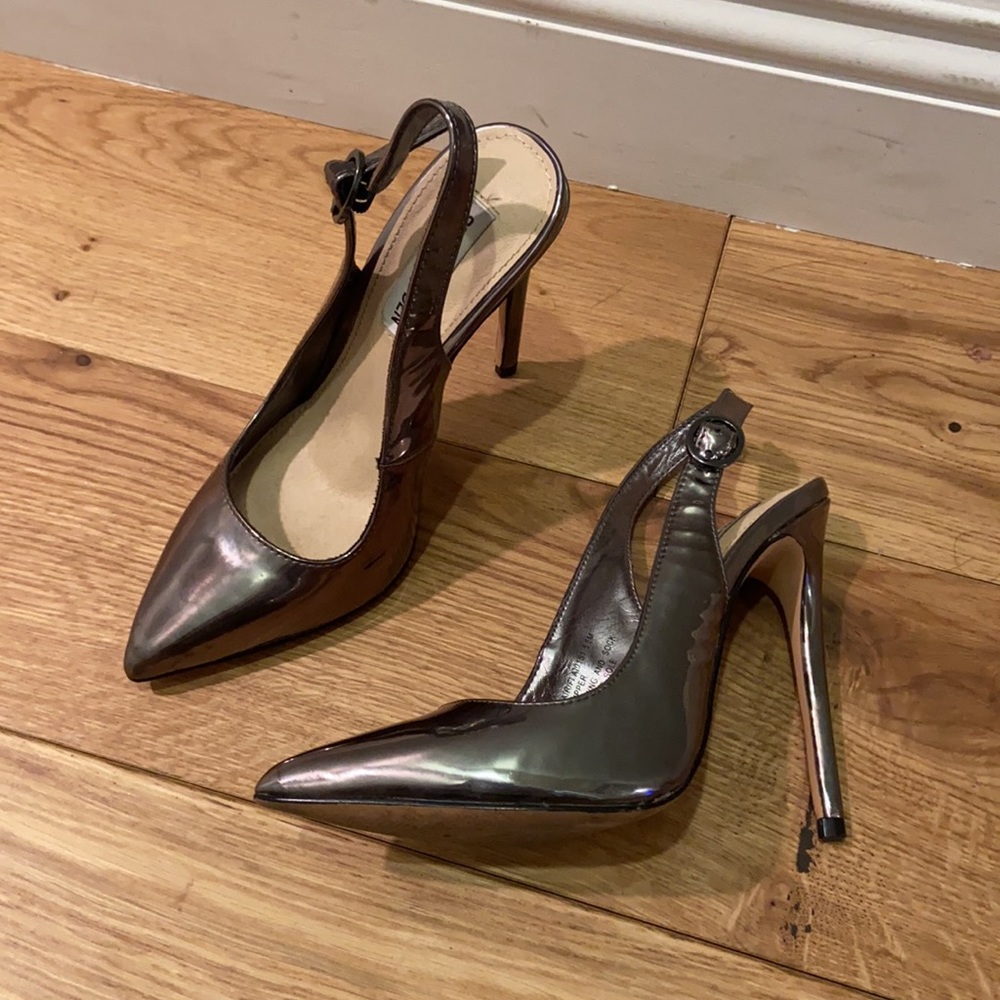 Women’s Steve Madden Metallic Sling-Back Pump - Picture 2 of 4